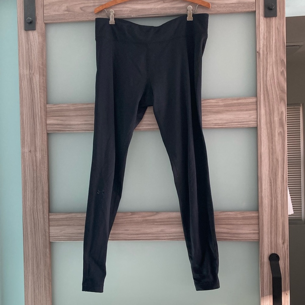LAST CALL Under Armor fleece-lined leggings